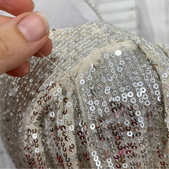 DKNY Size 8 Silver 3/4 Sleeve Sequin Surplice Dress Belted Fit & Flare Cocktail - Picture 7 of 14